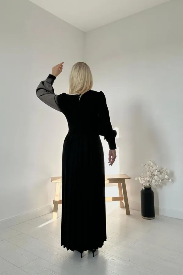 Robe à col ras du cou