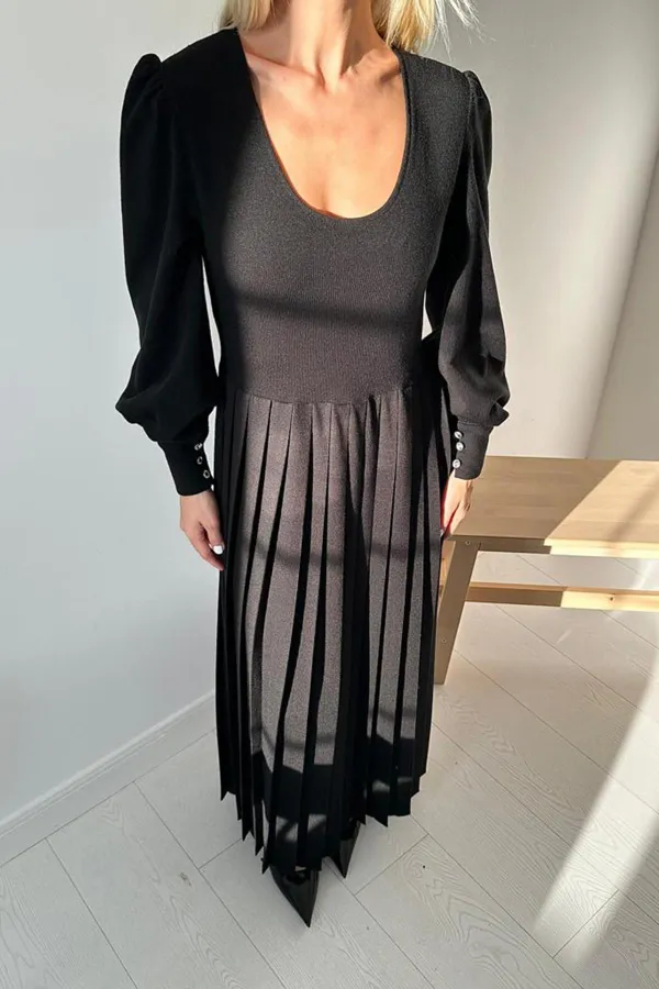 Robe à col ras du cou