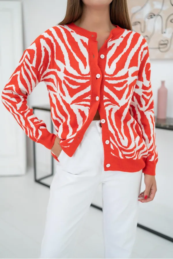 Desenli ve Düğmeli Kısa Hırka