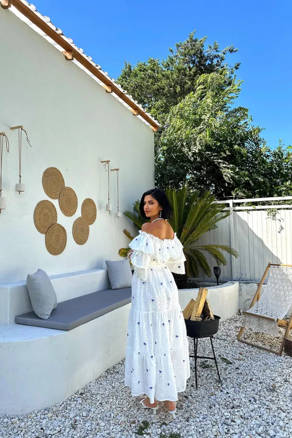 Omuzları Lastikli Brode Elbise