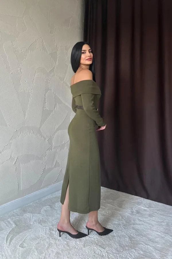 Robe en tricot ceinturée