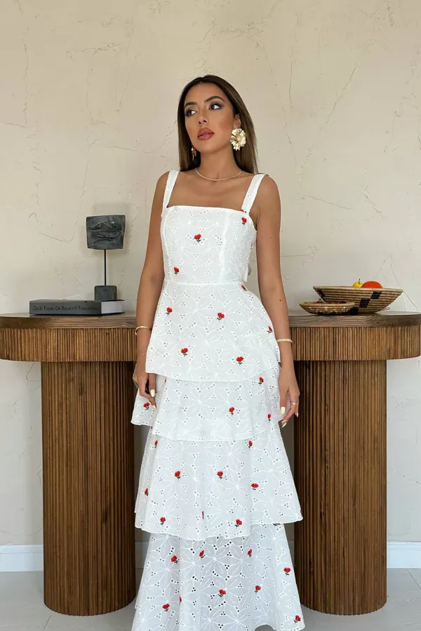 Robe à volants et dos nouée