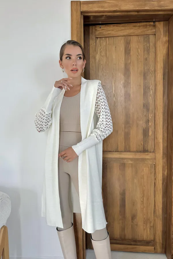 Kolları Örgülü Triko Hırka