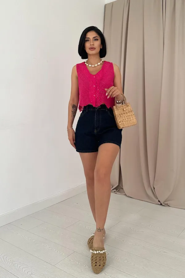 Zero Sleeve Embroidered Blouse