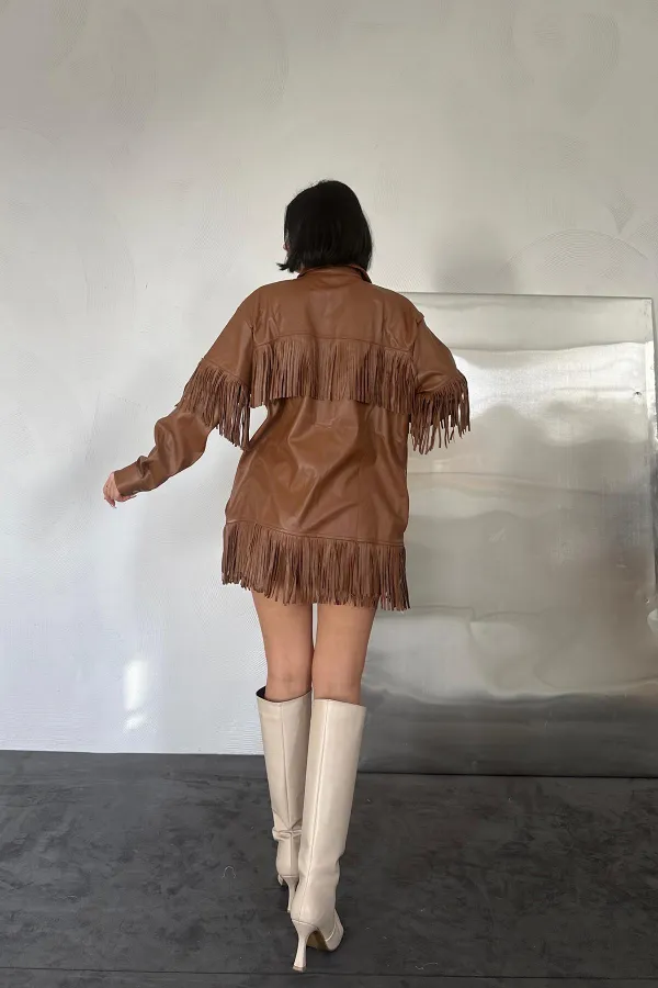 Chemise en cuir à pompons