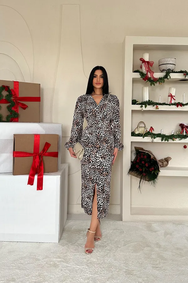 Önü Yırtmaçlı V Yaka Elbise