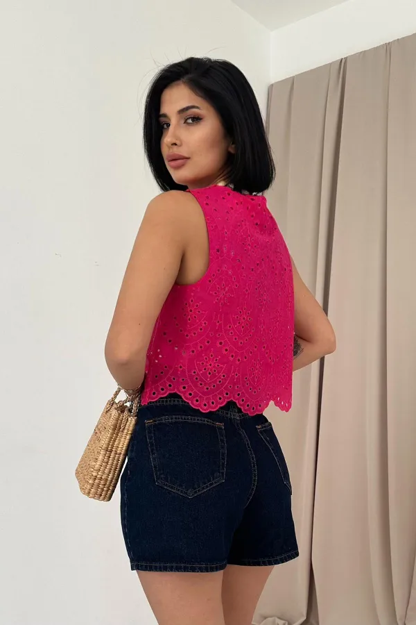 Zero Sleeve Embroidered Blouse