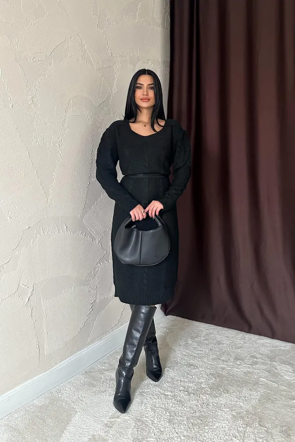 Robe en tricot ceinturée