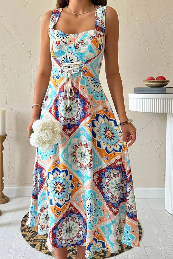 Önü Bağcıklı Elbise