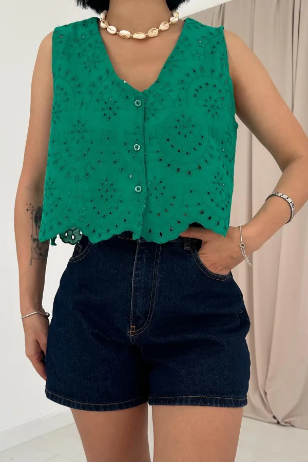 Zero Sleeve Embroidered Blouse