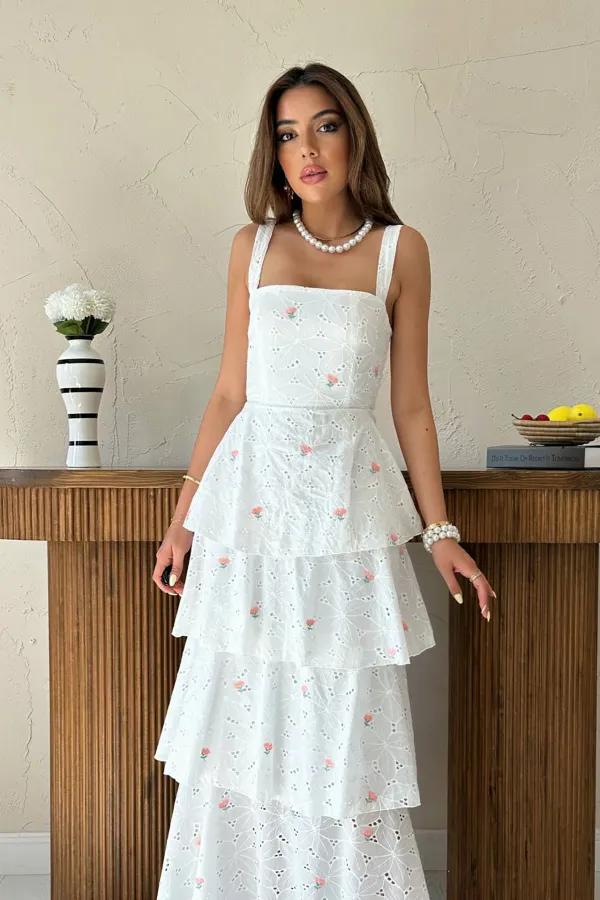 Robe à volants et dos nouée