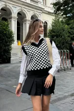 Plaid Pattern V-Neck Sweater