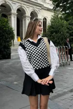 Plaid Pattern V-Neck Sweater