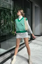 Plaid Pattern V-Neck Sweater