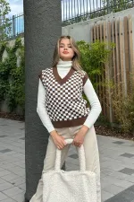Plaid Pattern V-Neck Sweater