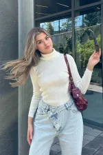 Turtleneck Slim Fit Knitted Blouse