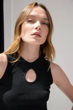 Yaka Detaylı Fitilli Crop Örme Bluz