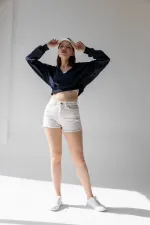 Hooded V-Neck Crop Sweatshirt with Thick Fleece Lining