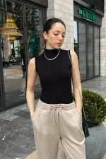 Kolsuz Dik Yaka Body