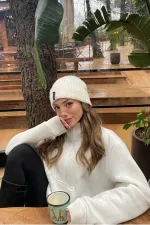 Oversize Sweatshirt with Zipper Detail