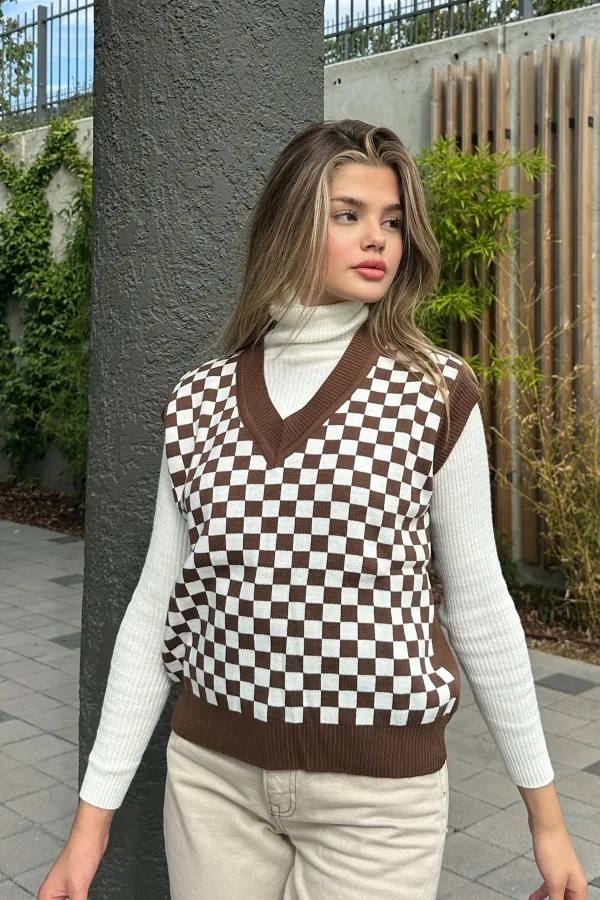 Plaid Pattern V-Neck Sweater