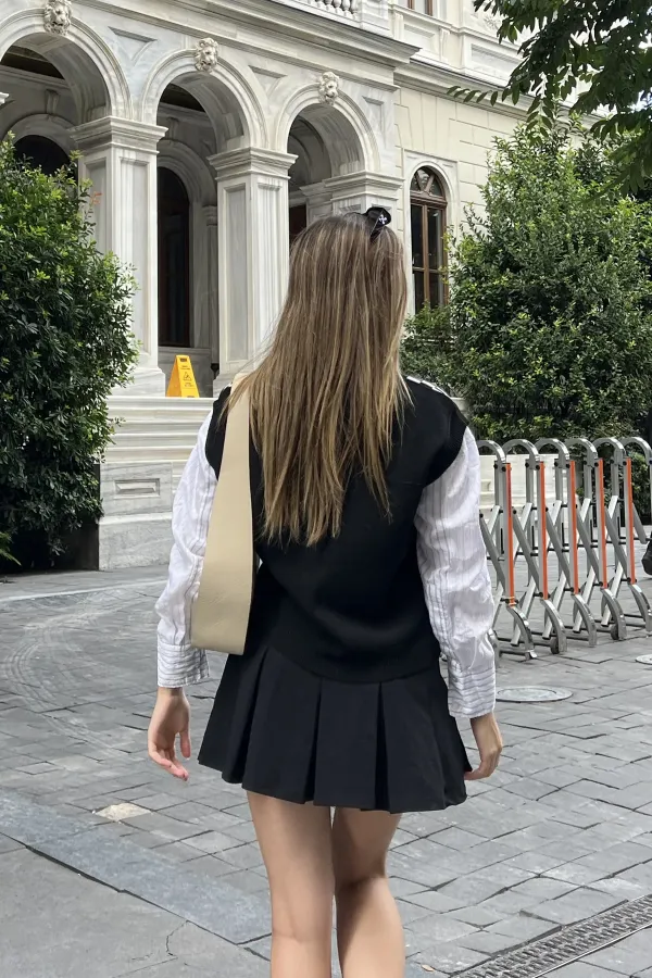 Plaid Pattern V-Neck Sweater