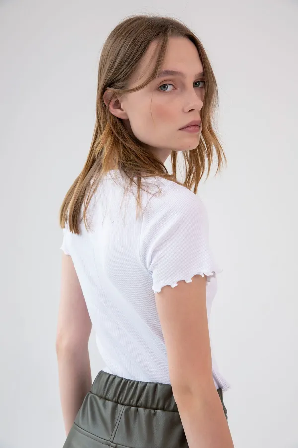 Fırfır Detaylı Crop T-shirt