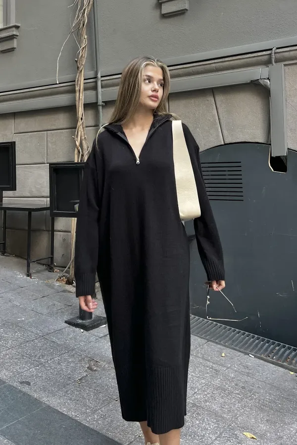 Robe en maille ample à col montant et fermeture éclair