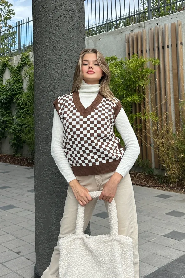 Plaid Pattern V-Neck Sweater