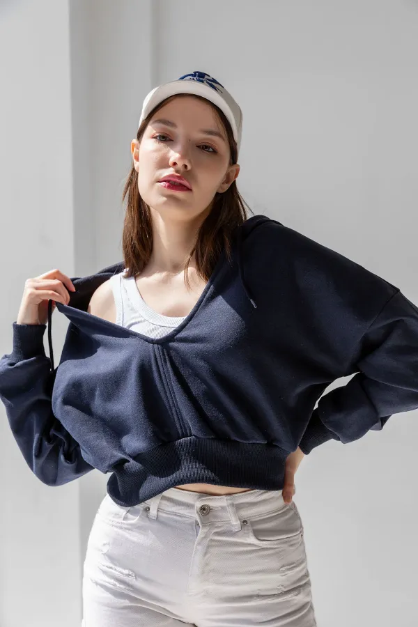 Hooded V-Neck Crop Sweatshirt with Thick Fleece Lining
