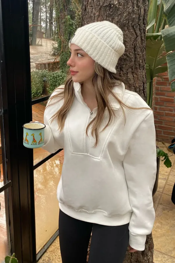 Oversize Sweatshirt with Zipper Detail