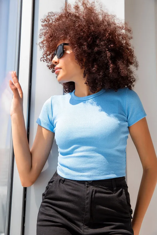 Ribbed Crew Neck Basic T-shirt