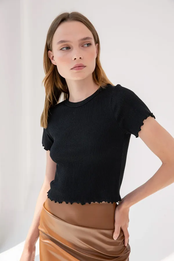 Fırfır Detaylı Crop T-shirt
