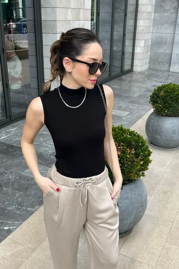 Kolsuz Dik Yaka Body