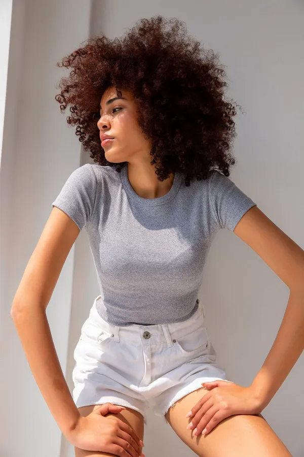 T-shirt basique à col rond côtelé