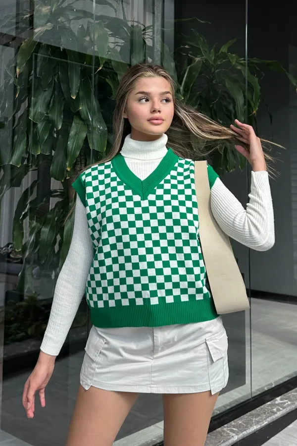 Plaid Pattern V-Neck Sweater