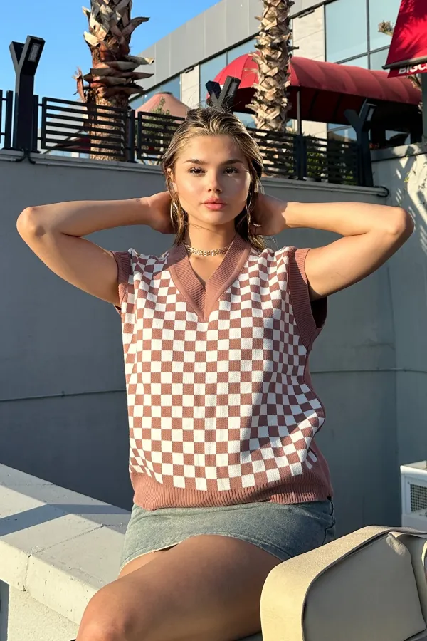 Plaid Pattern V-Neck Sweater