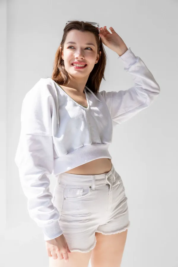 Hooded V-Neck Crop Sweatshirt with Thick Fleece Lining