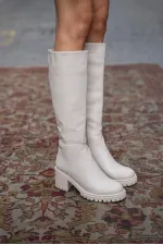 Bottes beiges à talons hauts