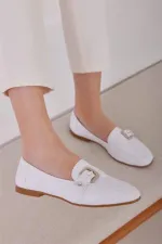 Ballerines blanches avec pierres