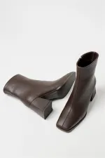Bottes et bottines marron à bout émoussé et talon contrasté en cuir PU avec fermeture éclair élégantes