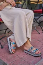 Chaussons à plateforme avec boucle et détails en pierres et perles, noirs