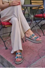 Chaussons à plateforme avec boucle et détails en pierres et perles, noirs