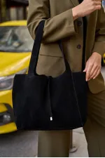 Sac à main et à bandoulière en daim souple avec détails en dentelle et daim noir
