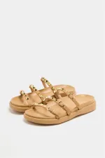 Chaussons tendance en vison avec clous dorés
