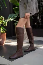 Bottes longues en cuir marron pour femme avec détails en pierre Bottes longues en cuir marron pour femme avec détails en pierre