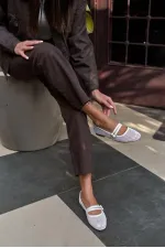 Ballerines blanches en résille avec double ceinture
