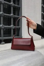 Sac bandoulière Alba Simple Design pour femme avec rabat - Rouge bordeaux