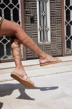 Sandales bouffantes à lacets enveloppées en vison