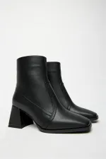 Bottes et bottines noires à talons et bout plat pour femme – Fermeture éclair, style décontracté et élégant